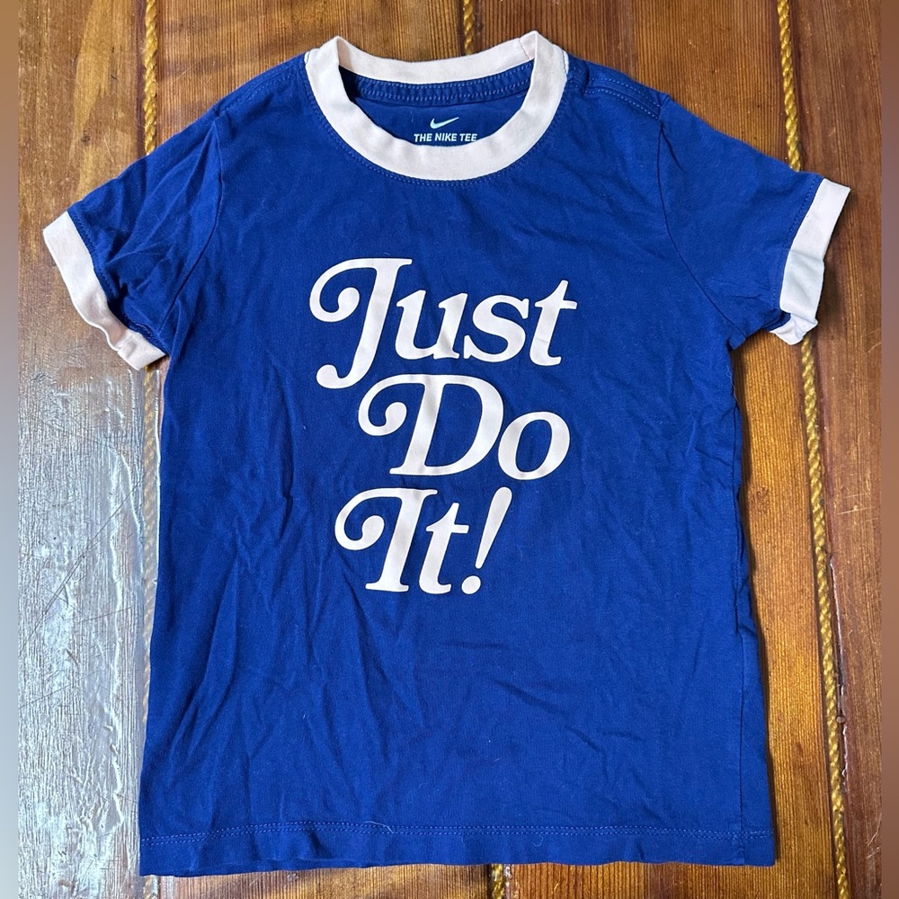 Girls Nike Graphic T-Shirt Size X-Small Pink & Blue